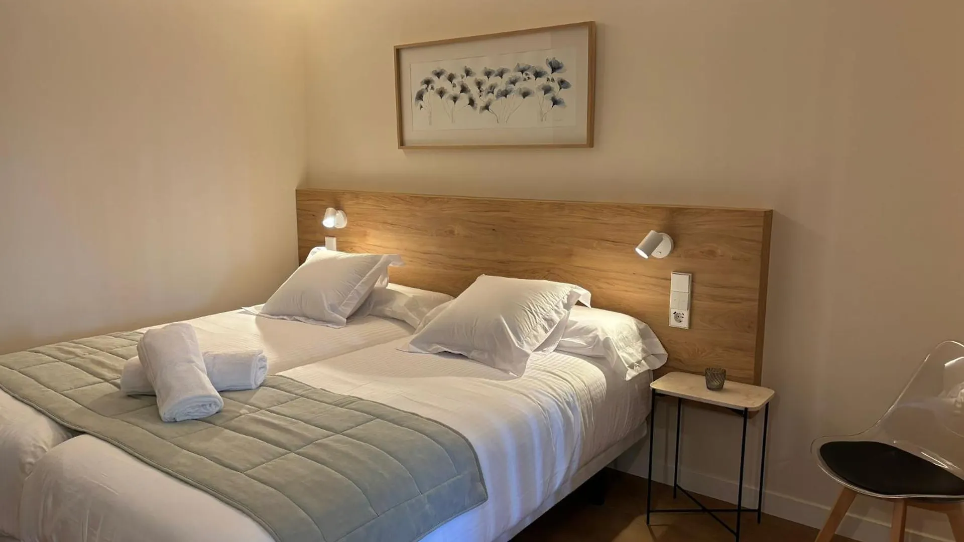 Apartamentos Joaquin Costa Santander 0*,