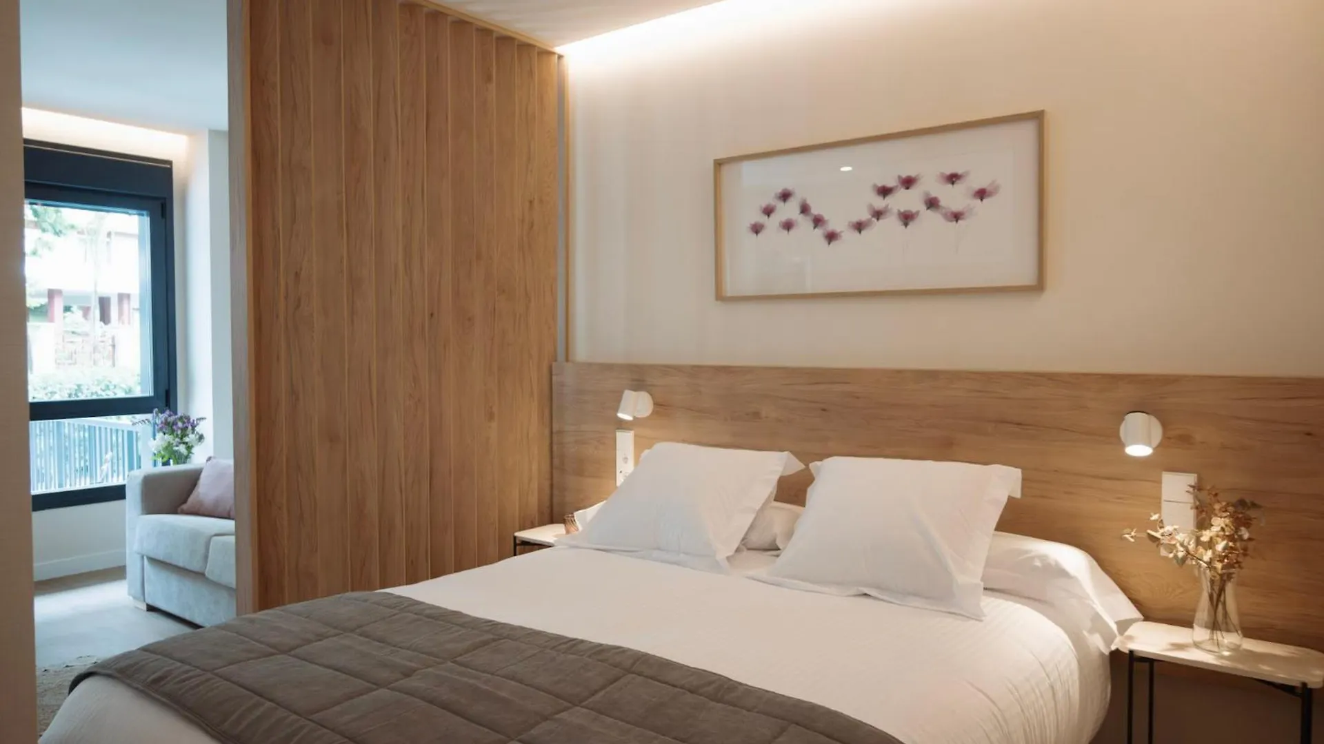 Apartamentos Joaquin Costa Santander Apartment