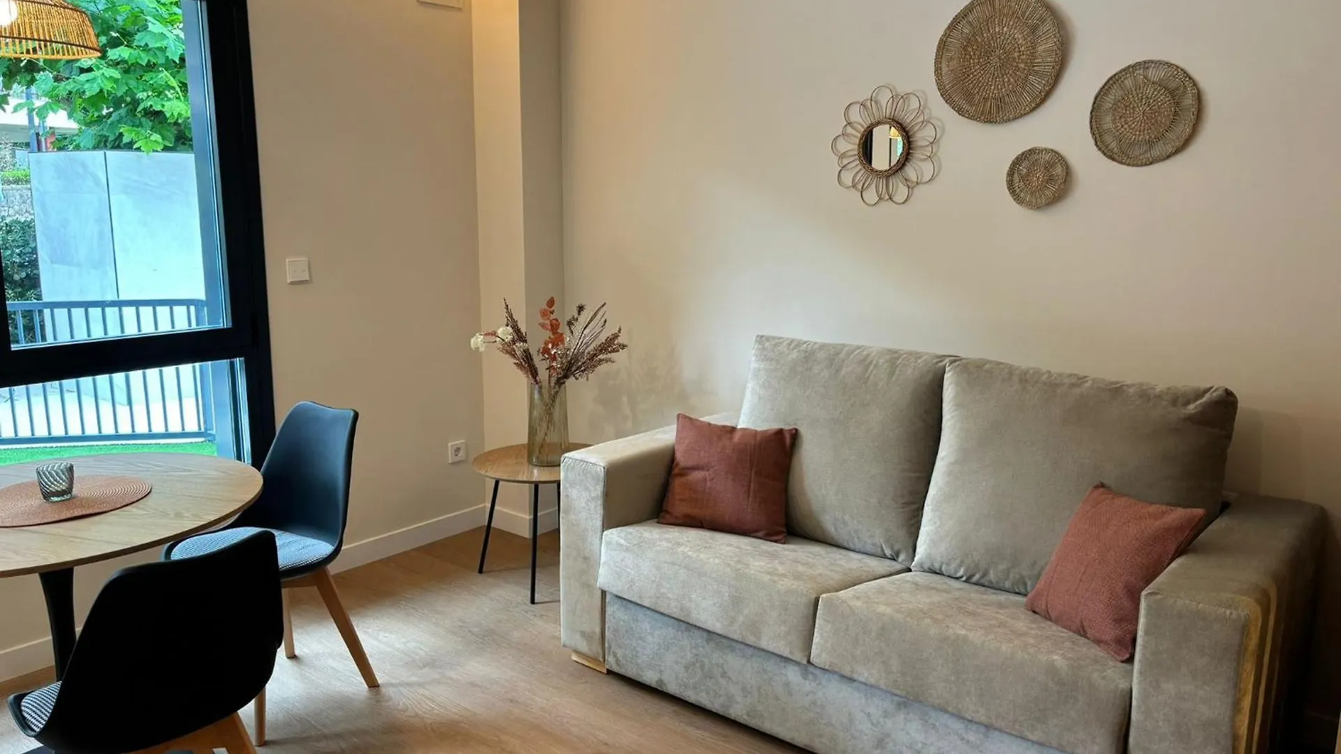 Apartamentos Joaquin Costa Santander Apartment