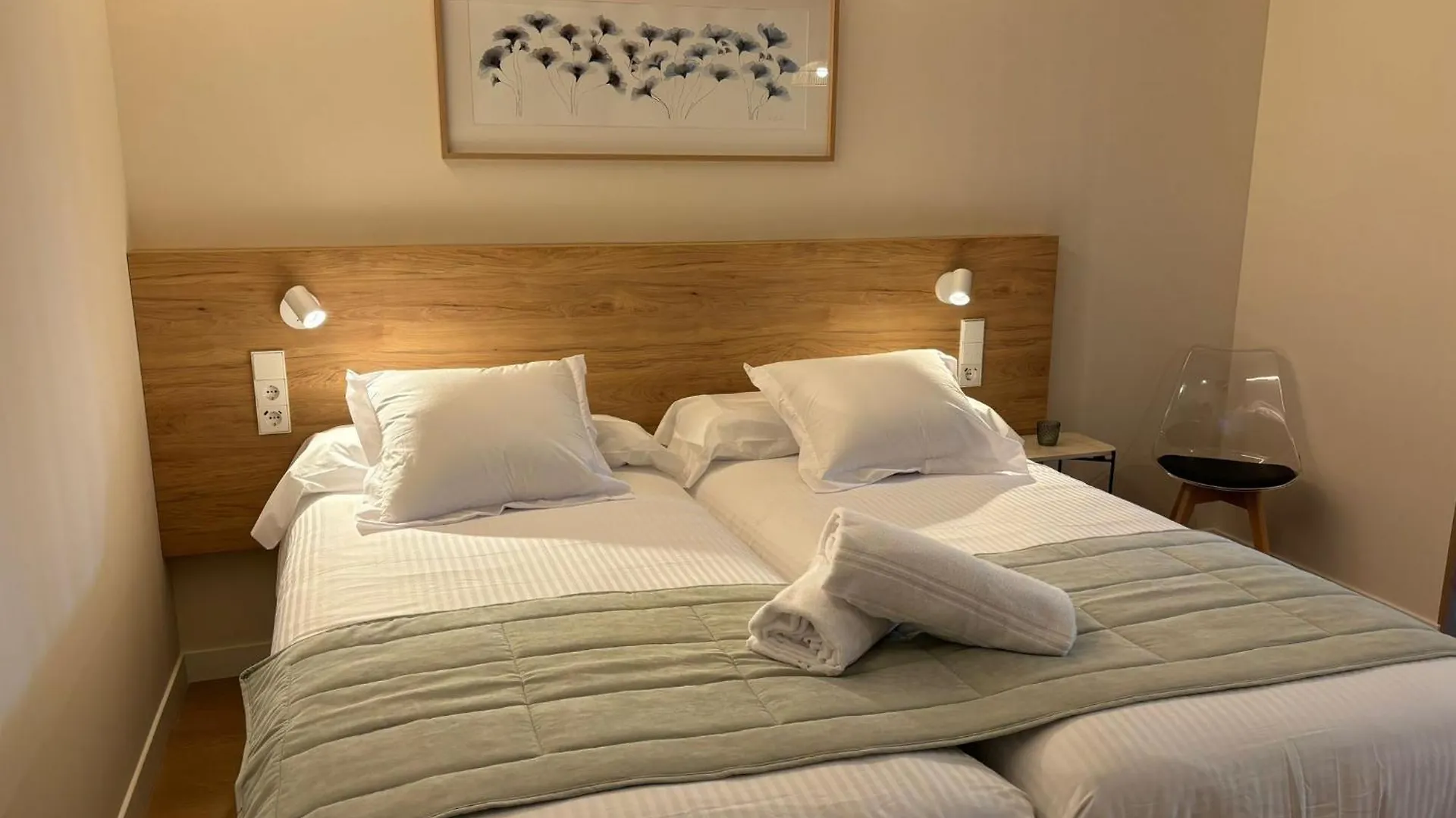 Apartamentos Joaquin Costa Santander Apartment